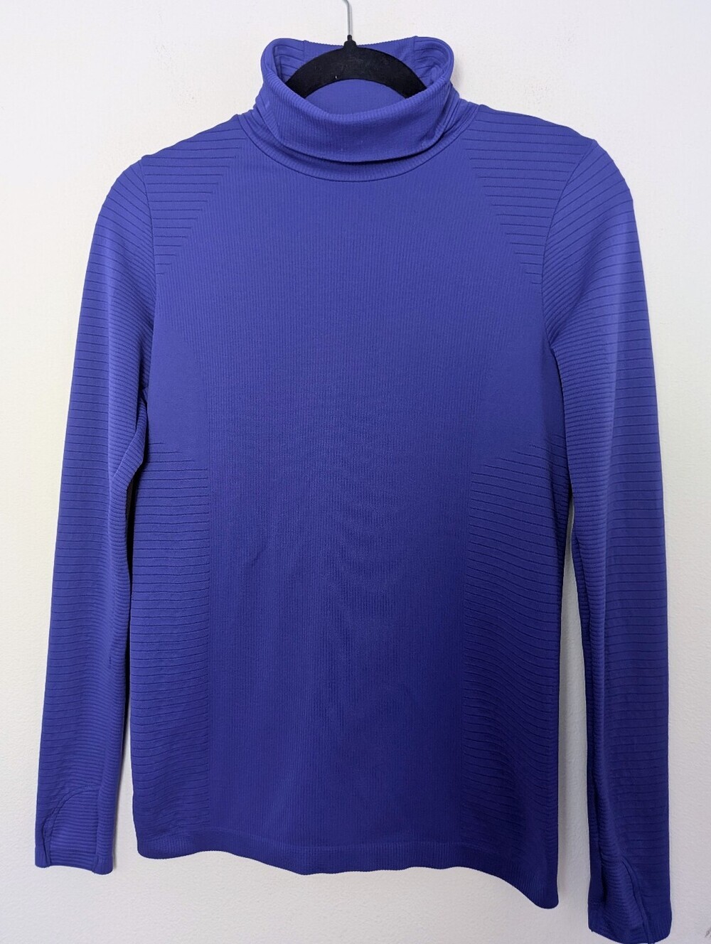 Athleta Shirt Top Women Size S Purple Mock neck Ribbed Knit Thumb Holes Pullover